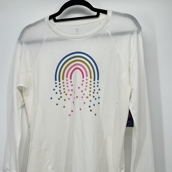 GapFit Top - Kids - Picture 2 of 5